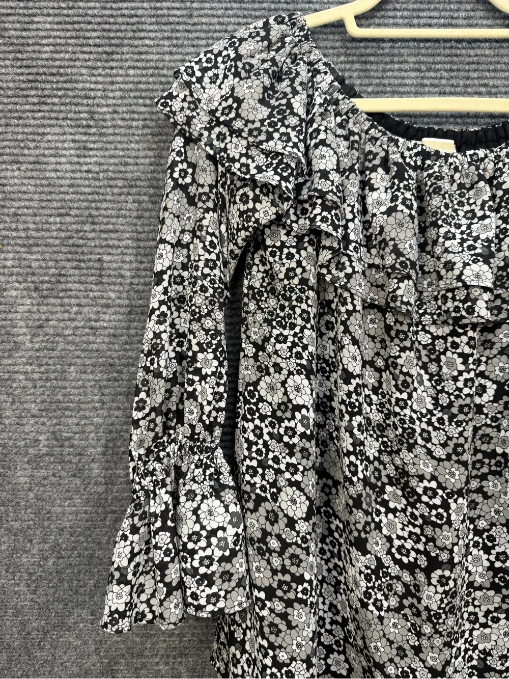 Michael Kors Womens Medium Off Shoulder Floral Blouse Bell Sleeve Lined Black